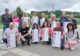 Concejales y grupos participantes en la presentación desarrollada en Erribera Kulturgunea.