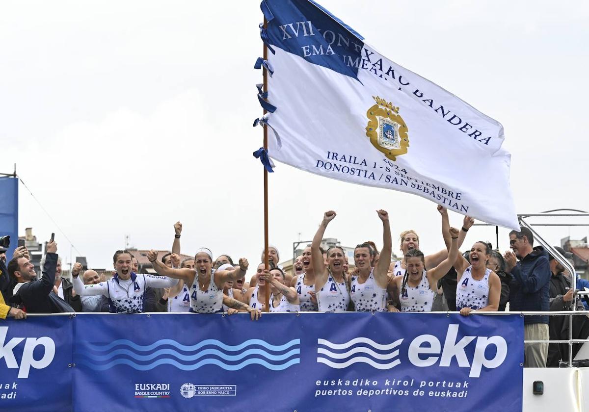 Arraun Lagunak logra su tercera Bandera de La Concha