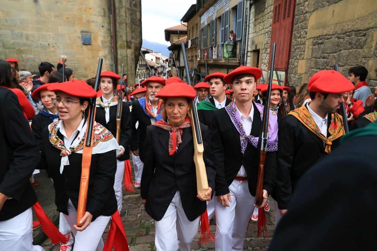 El desfile de la compañía Jaizkibel, en imágenes