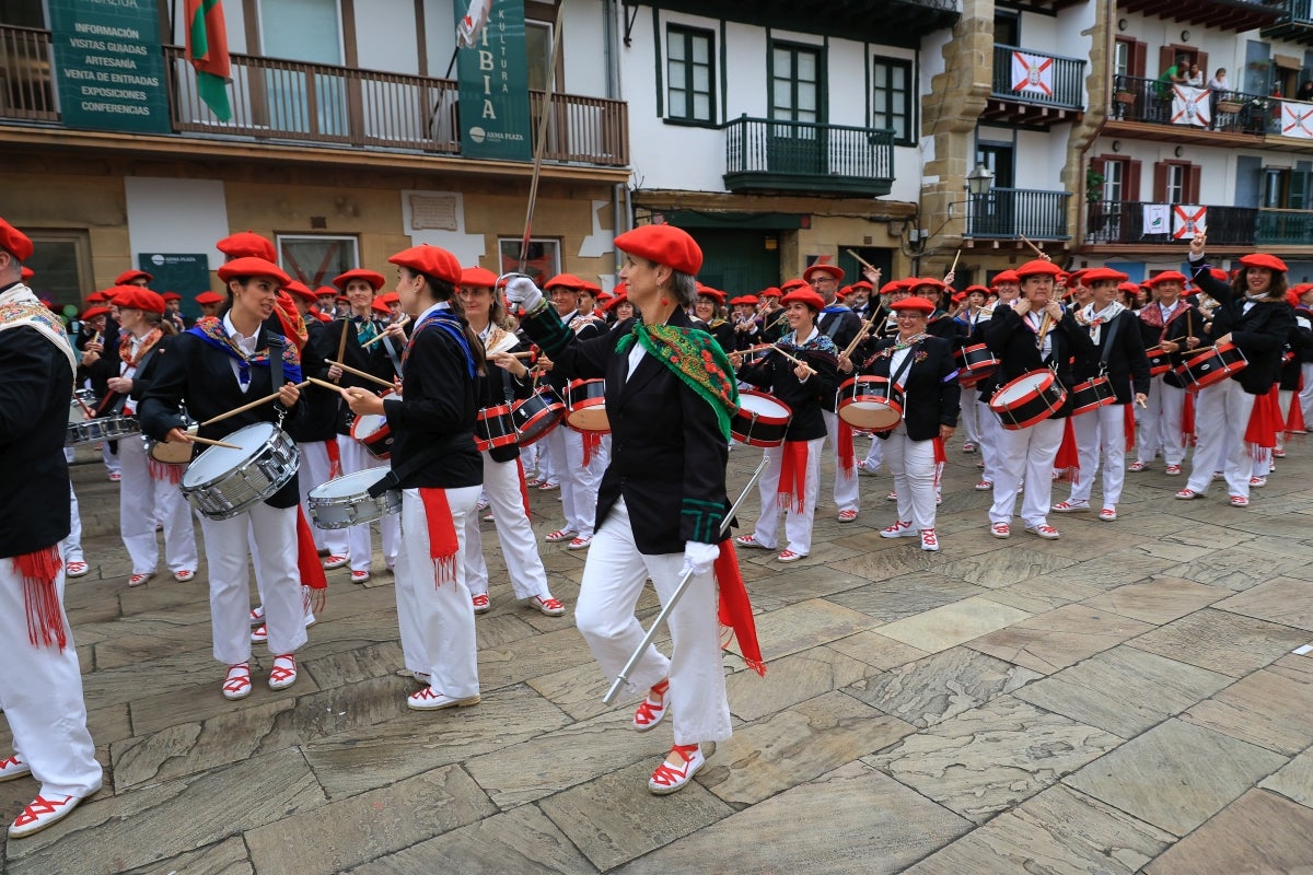 El desfile de la compañía Jaizkibel, en imágenes