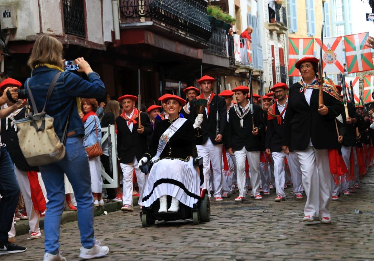 El desfile de la compañía Jaizkibel, en imágenes