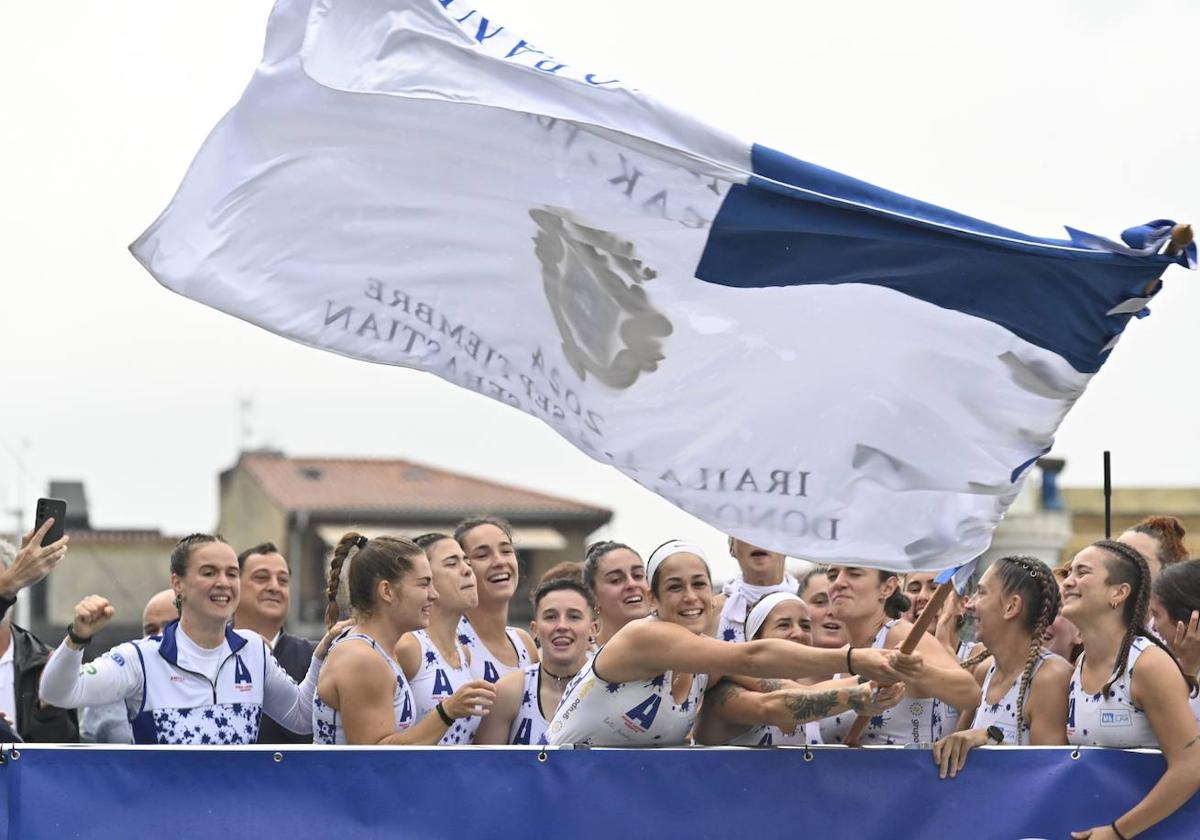 Clasificaciones de las regatas de La Concha en categoría femenina