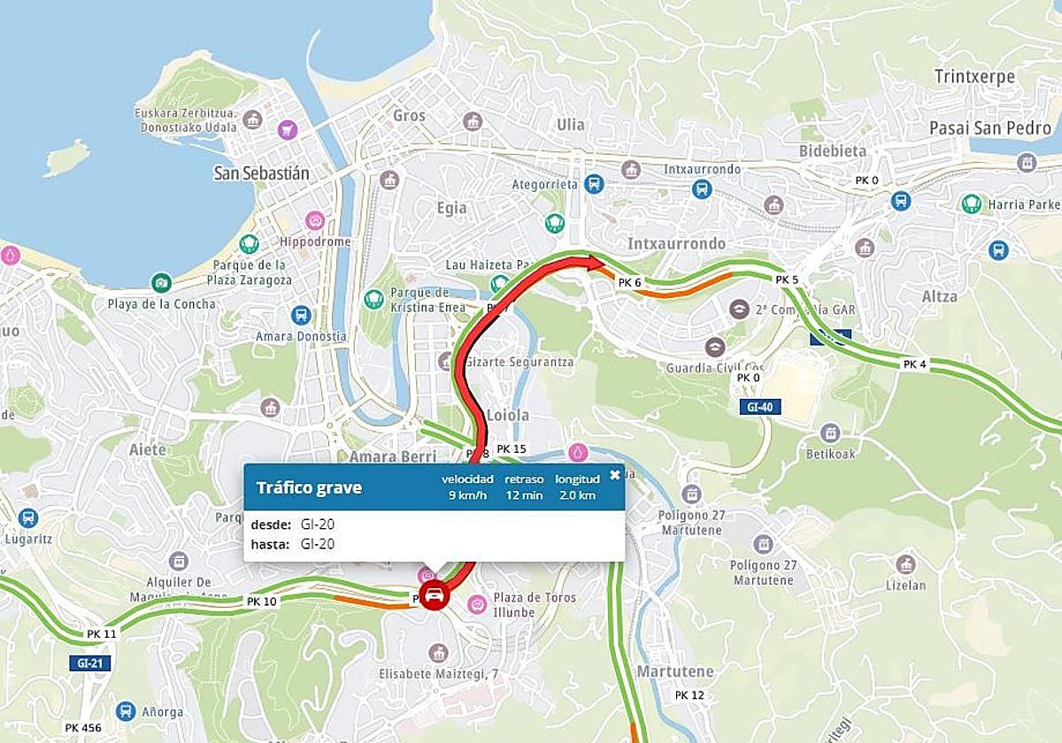 Un accidente entre un camión y tres vehículos en la GI-20 en Donostia provoca el cierre de un carril