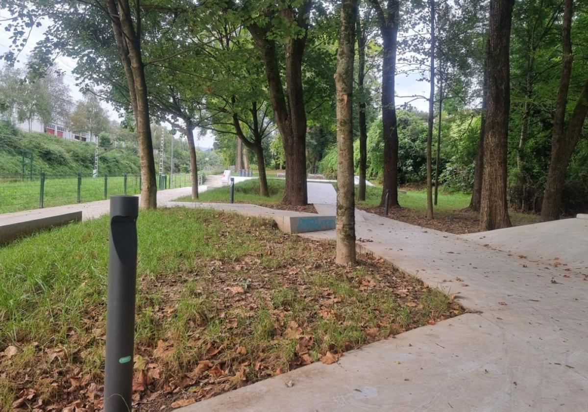 La iluminación del skate park se ha realizado en verano.