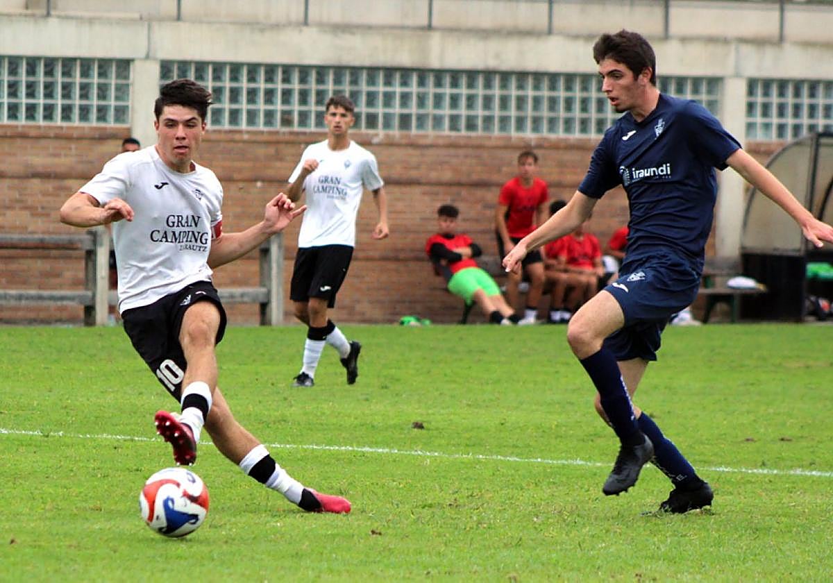 El golpeo con la zurda de Ander Aranburu terminó en las redes del Bergara.