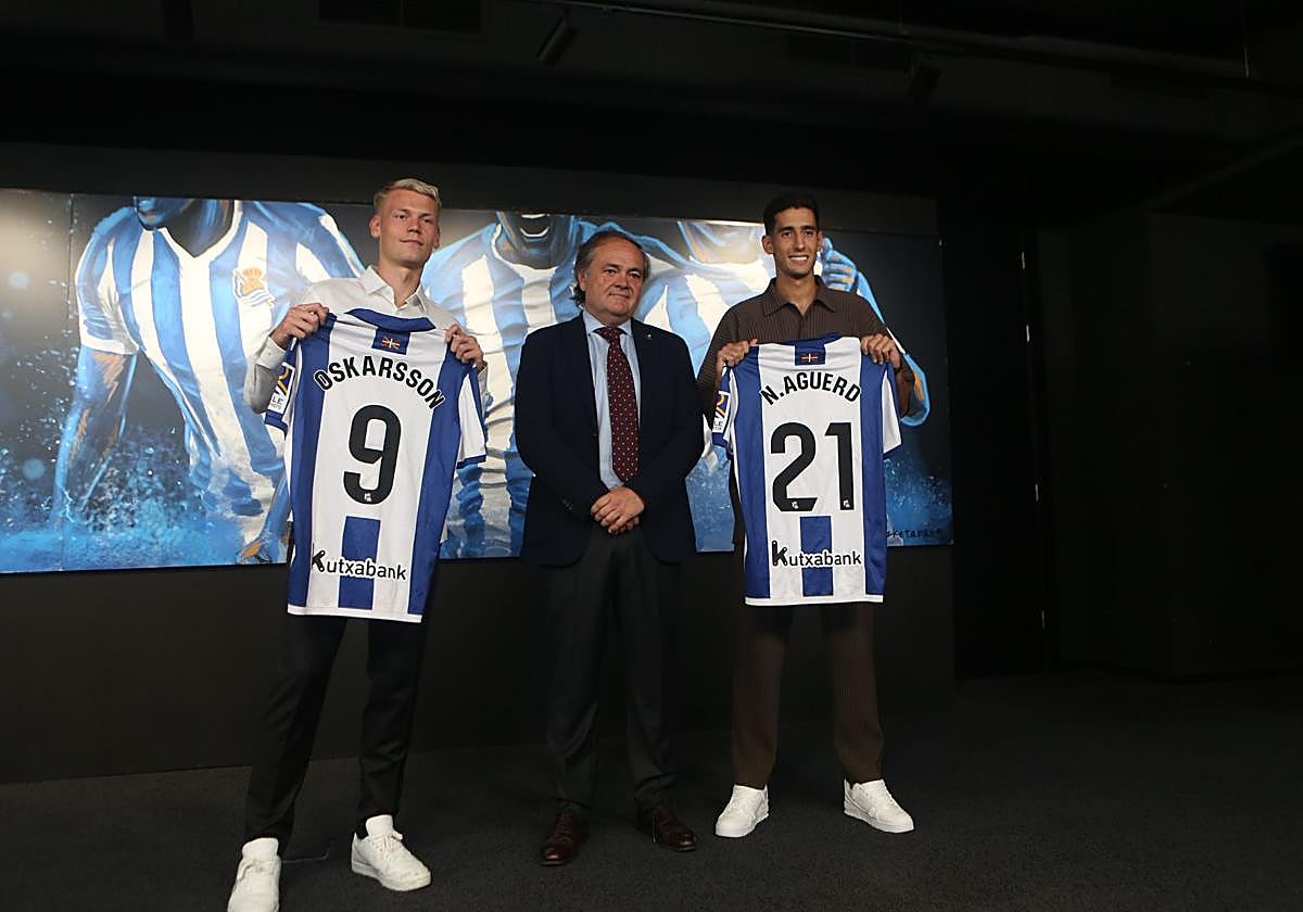El presidente de la Real Sociedad Jokin Aperribay, durante la rueda de prensa de presentación de Orri Óskarsson y Nayef Aguerd.