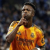 Vinicius manda callar a la afición de la Real tras marcar