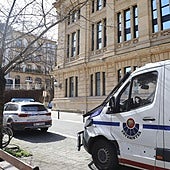 Investigan a un hombre que se atrincheró en un bar de Arrasate tras proferir amenazas a los clientes