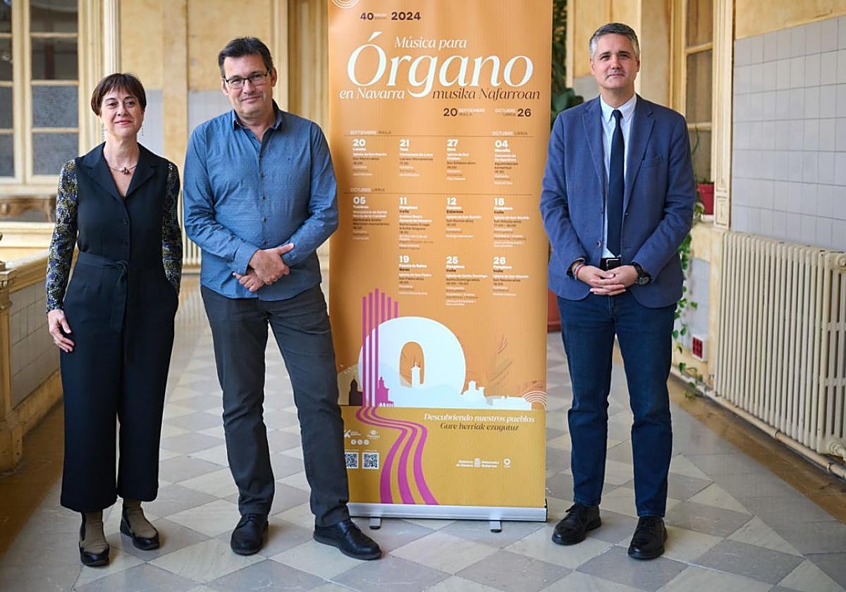 Marisol Martínez, José Luis Echechipía e Ignacio Apezteguía.