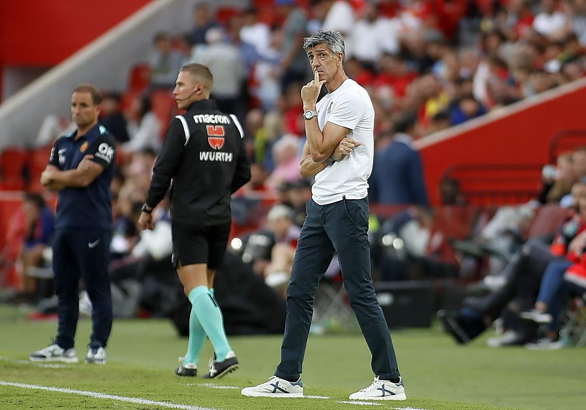 Imanol muestra cara de preocupación este martes en la banda de Son Moix.