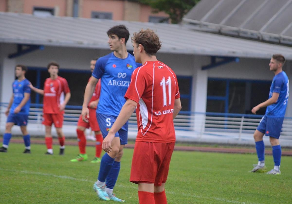 El Tolosa masculino, durante uno de los partidos de pretemporada en Berazubi.