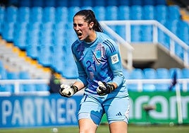 Eunate Astralaga durante un partido con la selección española sub-20.