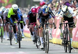 Roger Adrià bate a Aranburu, ayer en Namur.