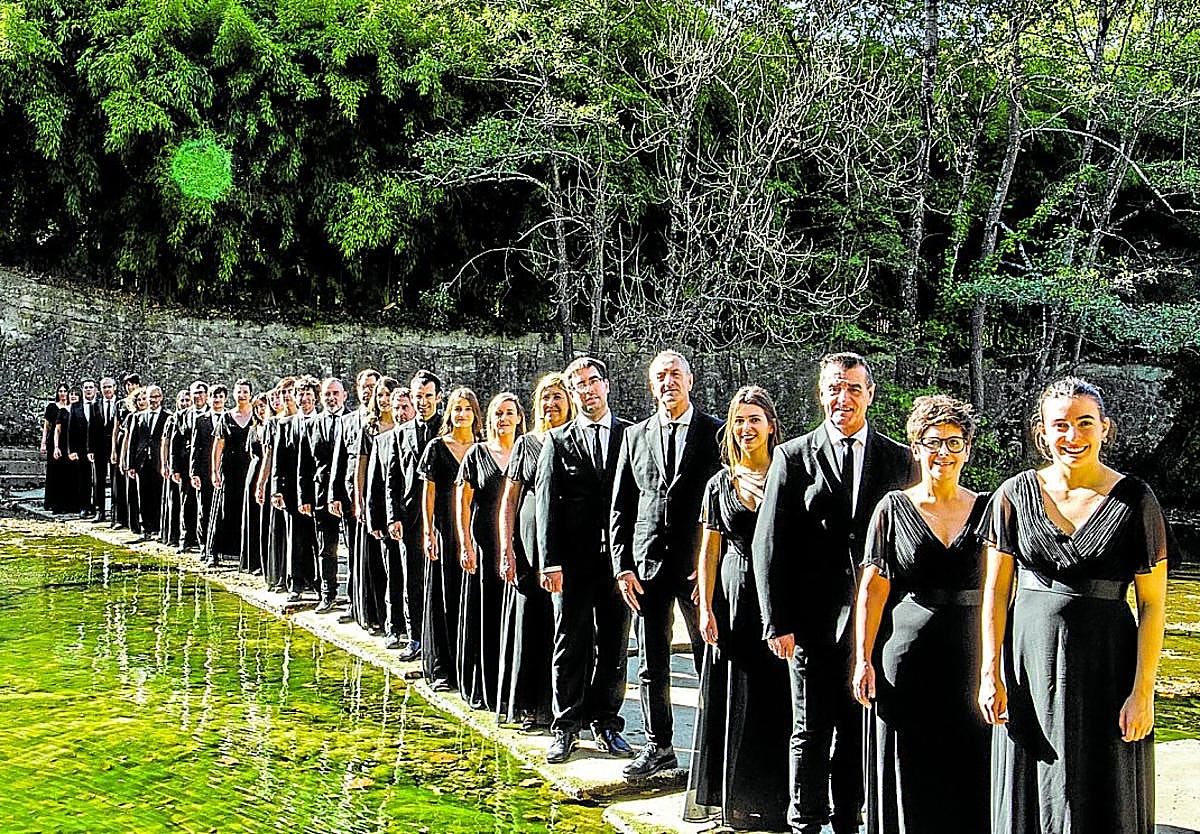 Unos cuarenta integrantes forman Oñatiko Ganbara Abesbatza.