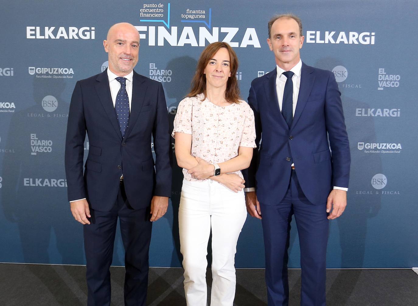 Mauri Arregui (Presidente de la Cámara de Comercio de Gipuzkoa), Eluska Sukia (directora de Participadas e Inversión e Impacto en Kutxa Fundazioa) y Ander Aizpuru (director general de Kutxa Fundazioa)