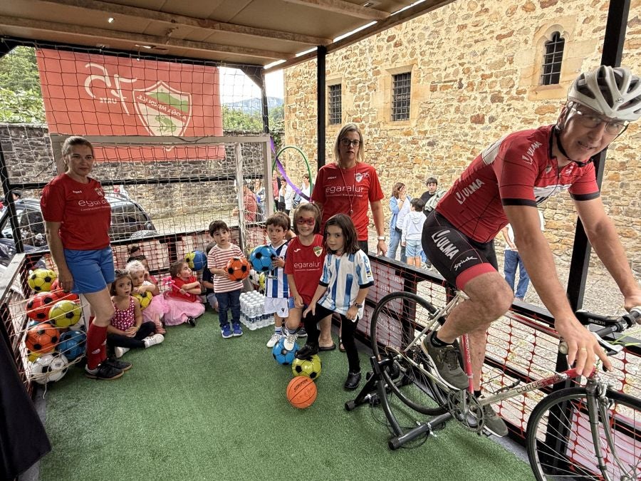 Oñati da la bienvenida a los txantxikis