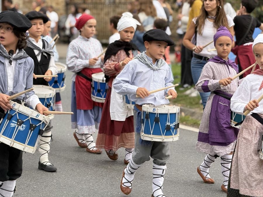 Oñati da la bienvenida a los txantxikis