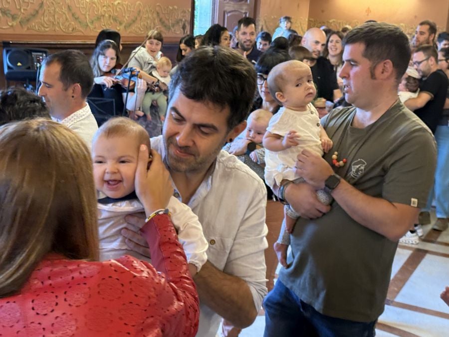 Oñati da la bienvenida a los txantxikis