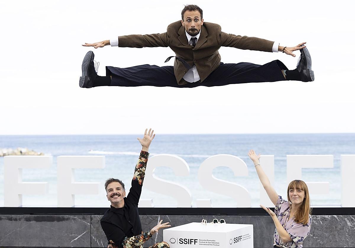 Imagen principal - Presentación este miércoles en Donostia de 'Yo, adicto'.