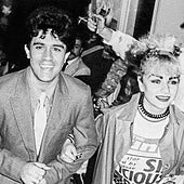 Almodóvar y su primer Zinemaldia en 1980: «La peli era imperfecta; actuamos en el Ku y acabamos en la playa a las 8 de la mañana»