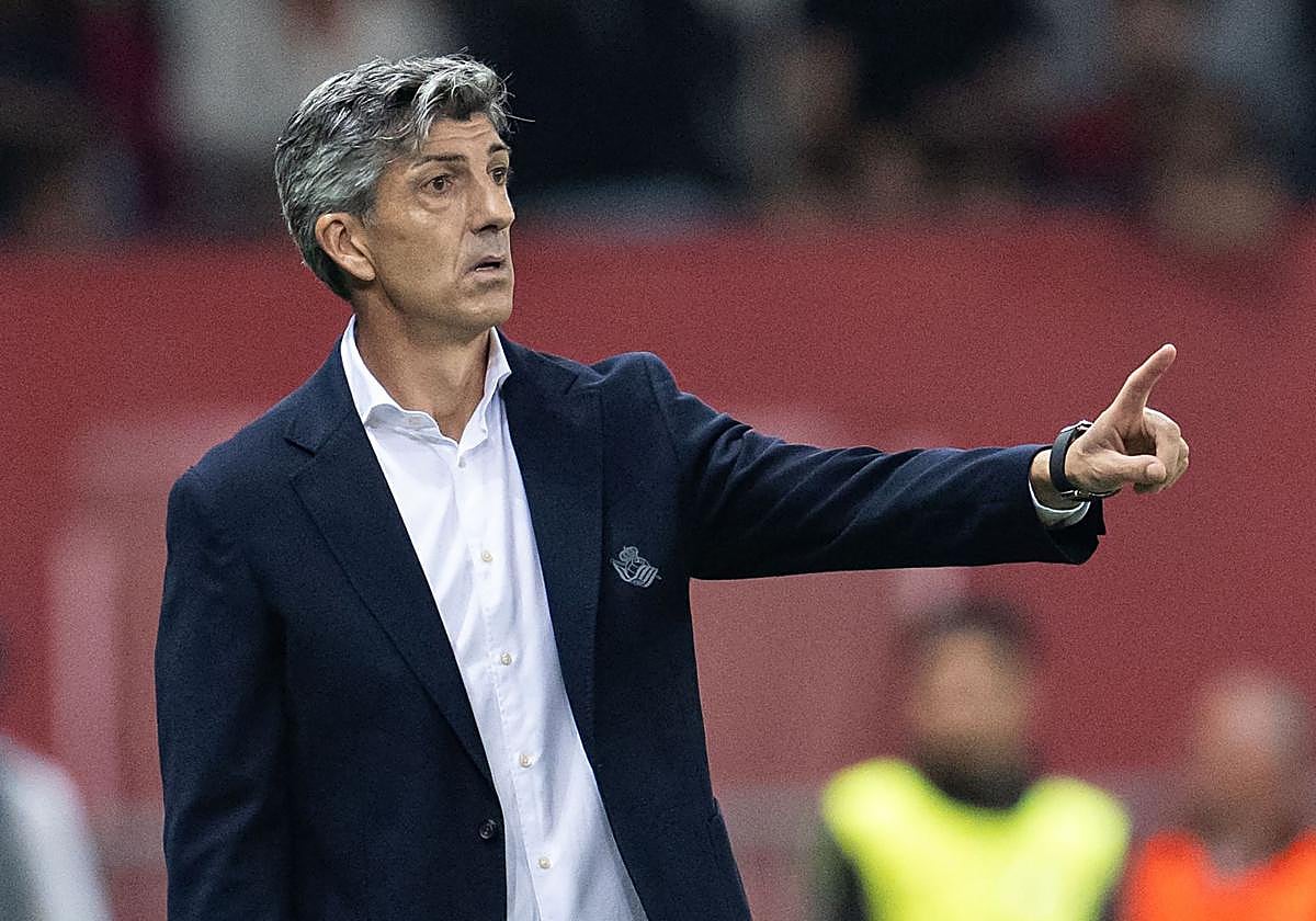 Imanol da órdenes desde la banda