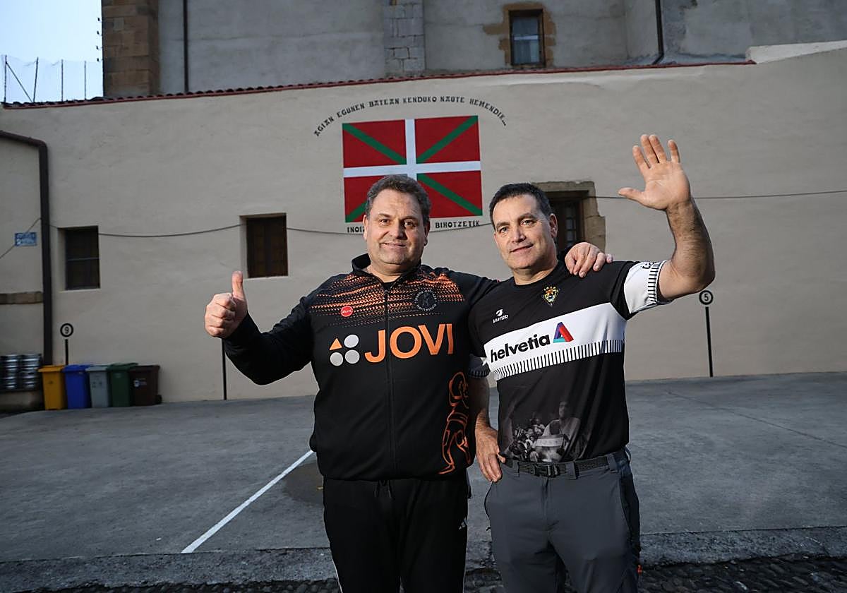 Joseba Ostolaza eta Jexus Mari Iruretagoiena 'Izeta III.a', Aizarnazabalen.