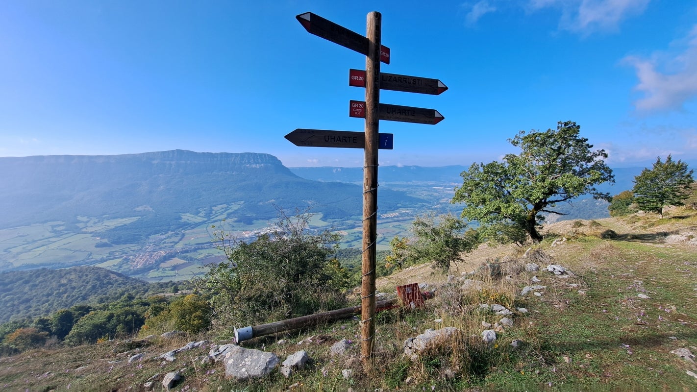 Ruta a la cima de Artxueta