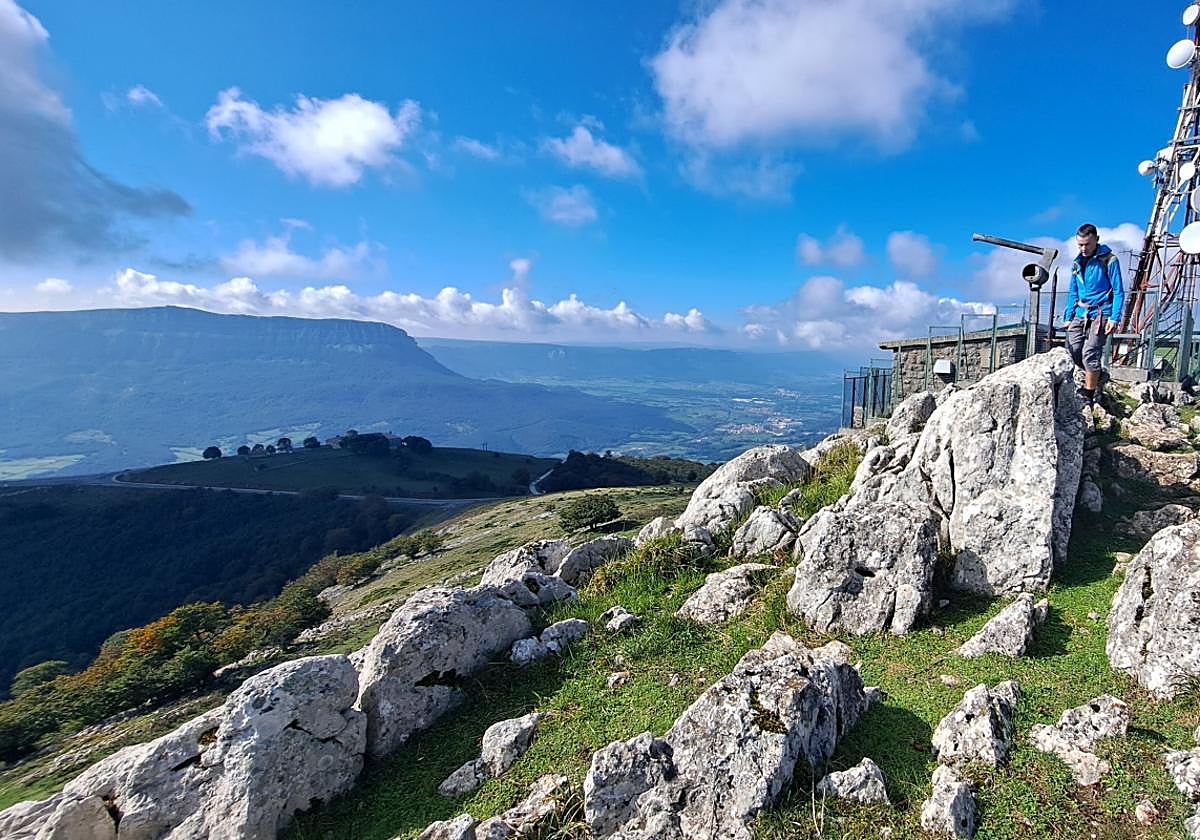 Ruta a la cima de Artxueta