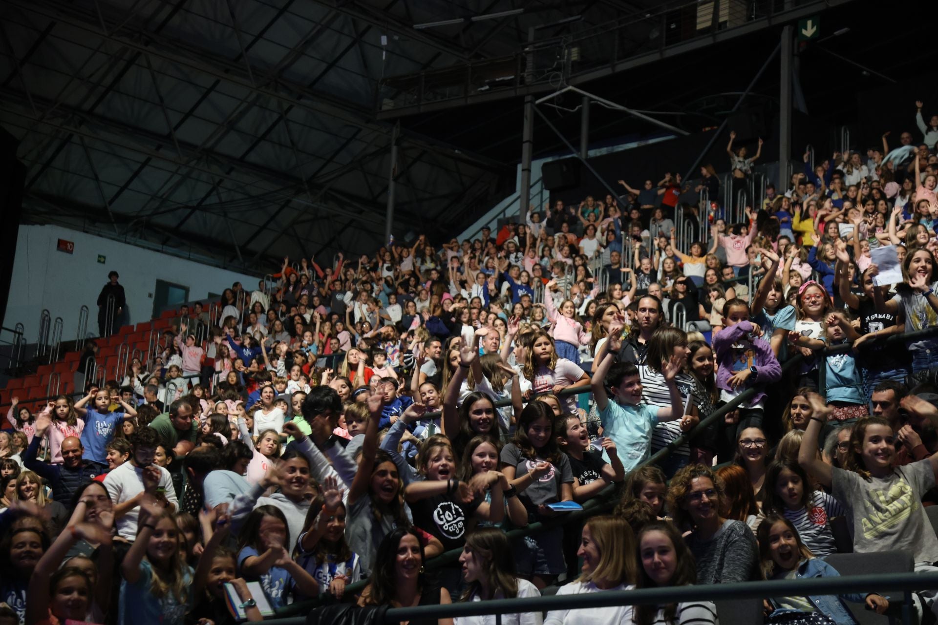 Locura en el Velódromo con el estreno de Go!azen