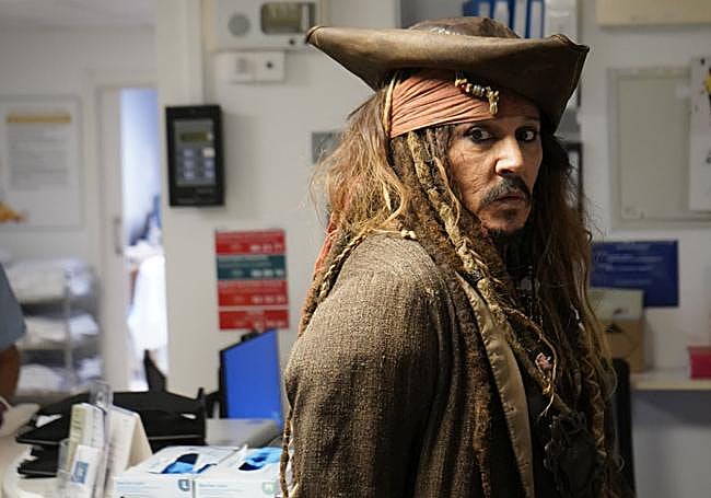 Las fotografías de Johnny Depp en el Hospital Donostia.