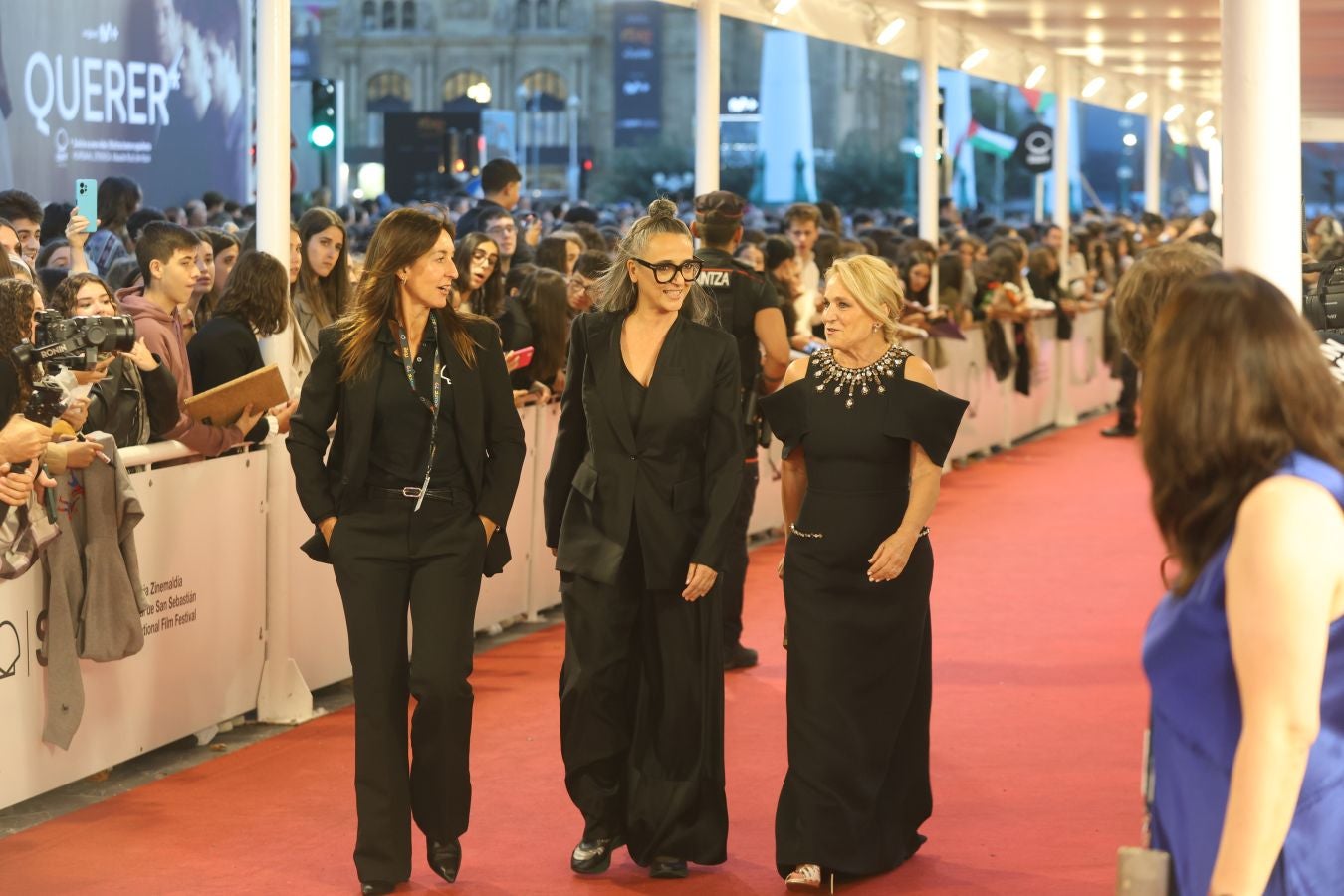 Una alfombra roja repleta de estrellas en el Zinemaldia