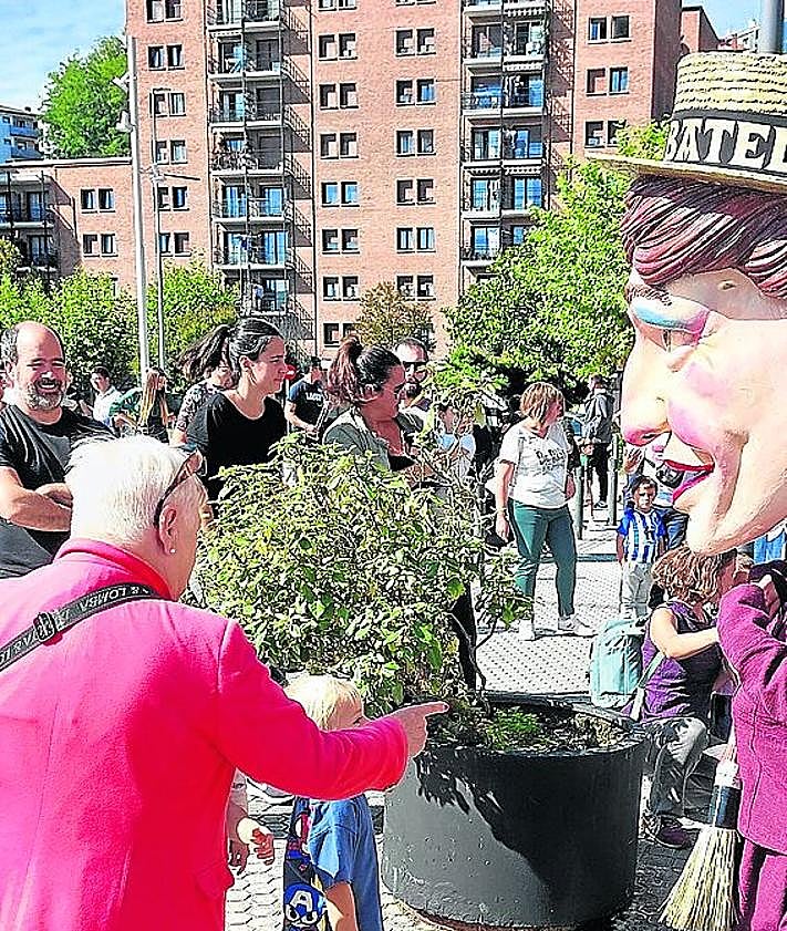 Imagen secundaria 2 - Una animación de gigantes para unas fiestas &#039;txikis&#039;