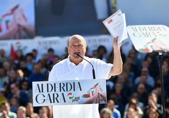 El presidente del PNV, Andoni Ortuzar durante su intervención en el Alderdi Eguna.