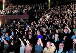 Los asistentes al acto de Azpeitia cantaron el Eusko Gudariak.