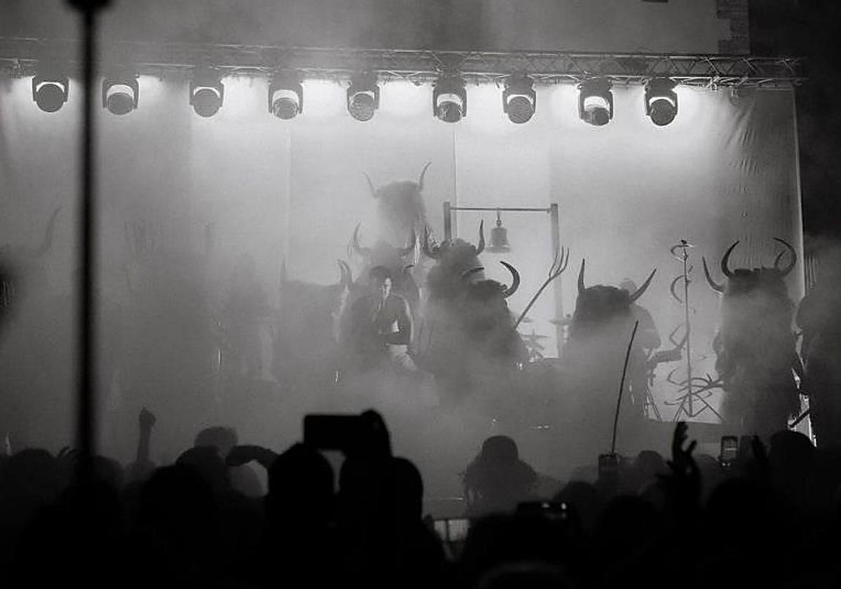 ZETAK taldeak kontzertu sorpresa eskaini du Nafarroan