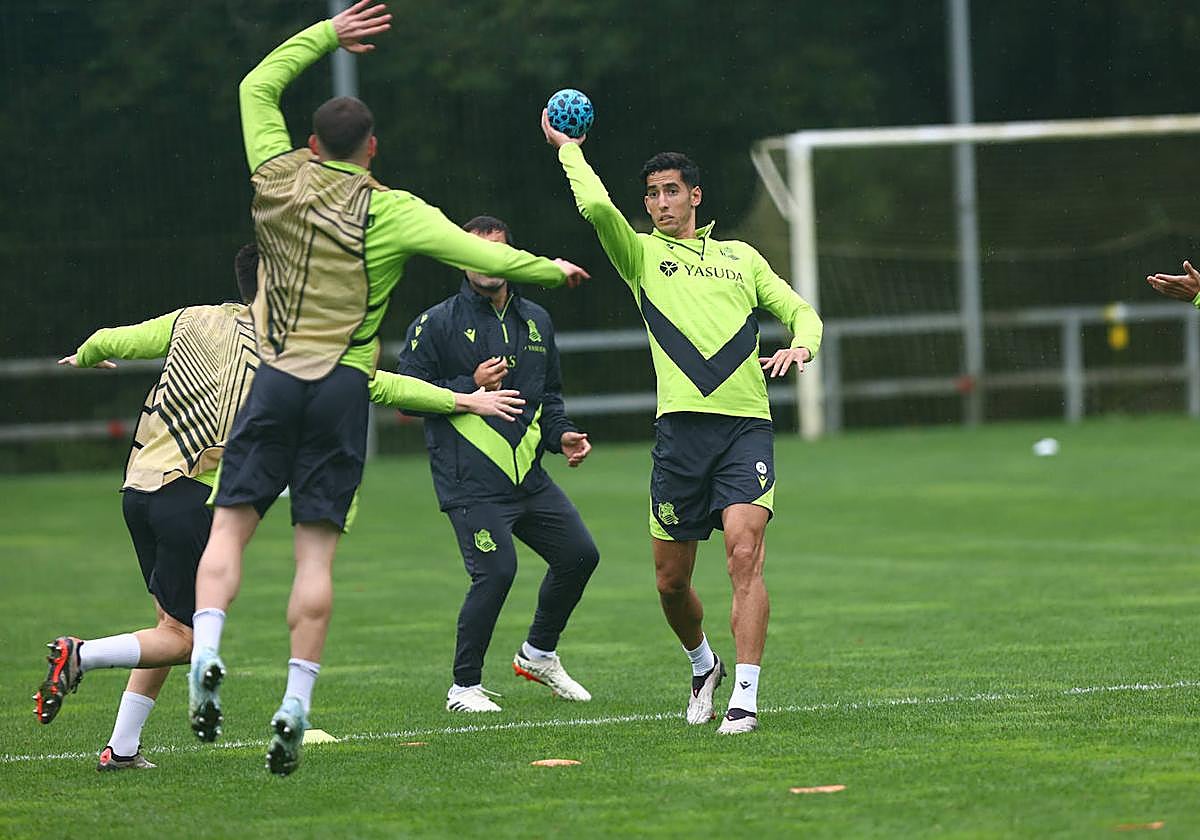 Balonmano para ensayar el estreno europeo en casa
