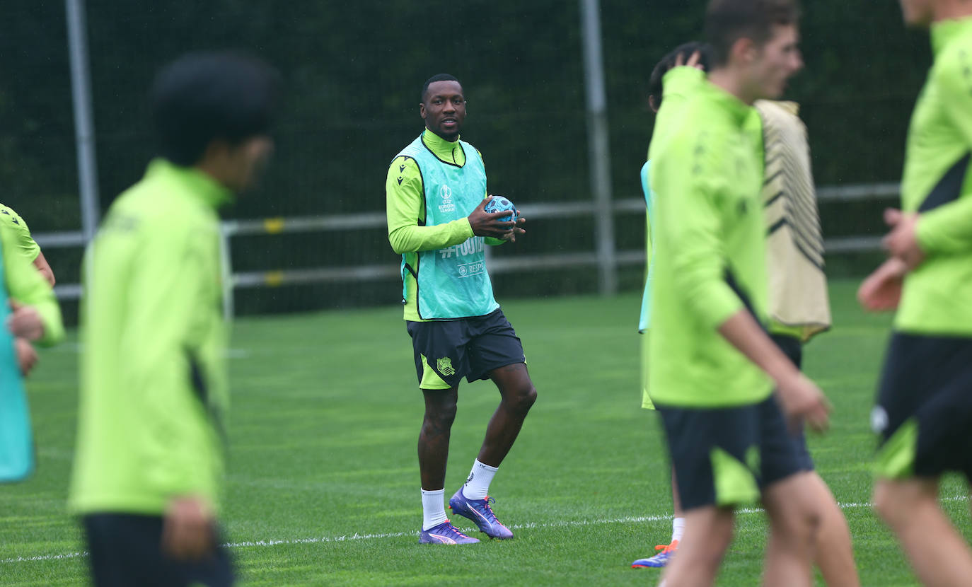 Balonmano para ensayar el estreno europeo en casa