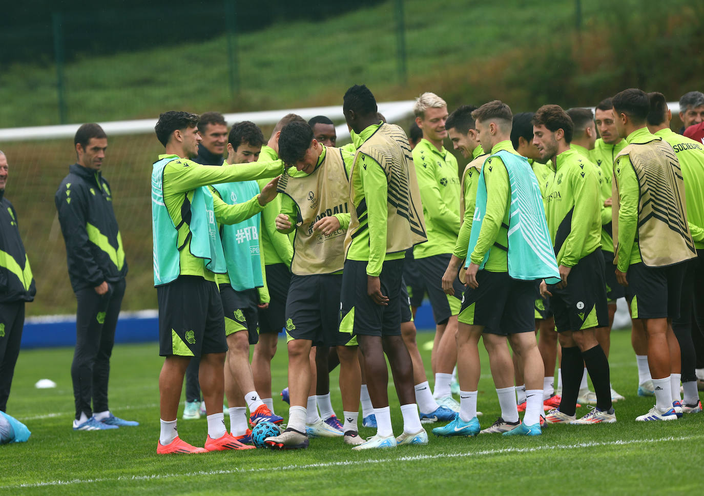 Balonmano para ensayar el estreno europeo en casa