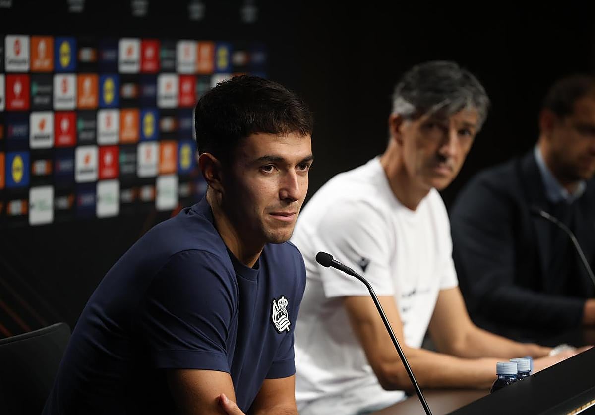 Zubimendi e Imanol, protagonistas en la sala de prensa