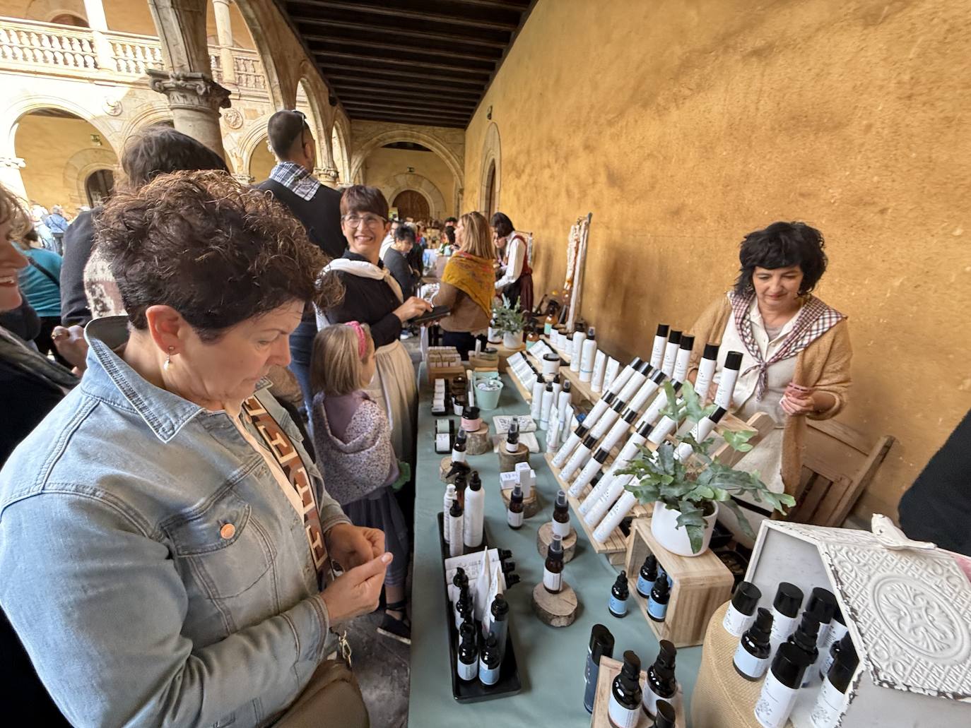 2.600 litros de sidra y 2.000 talos en un txotx multitudinario