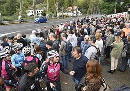 Más de 100 vecinos se concentraron el pasado lunes para protestar.