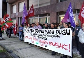 Concentración de trabajadores de Transportes hoy en Donostia