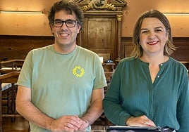 Mugarza y Erostarbe en su comparecencia en el ayuntamiento.