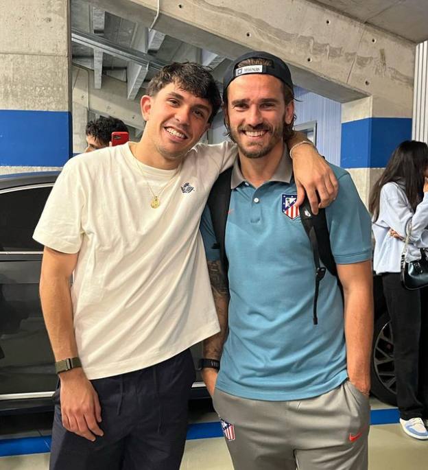 Foto conjunta de Jon Mikel Aramburu y Antoine Griezman..