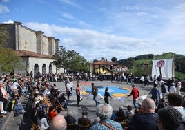 La celebración tuvo lugar este sábado 12 de octubre en la Plaza de Alkizar