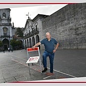 Txomin Mujika, Elgoibarko Foruen plazan.