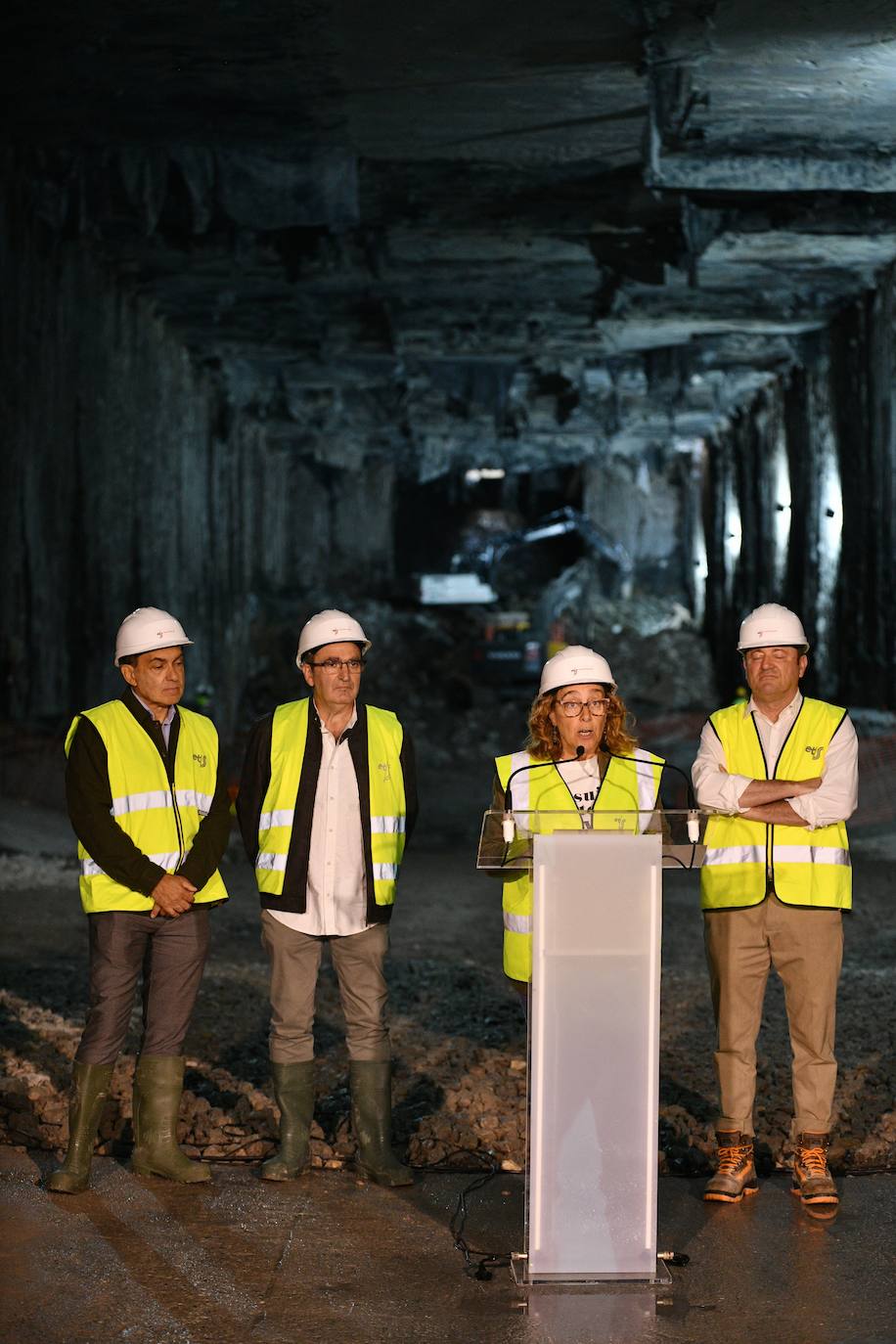 Así es la excavación del hueco que albergará la estación subterránea del Topo en Pasaia