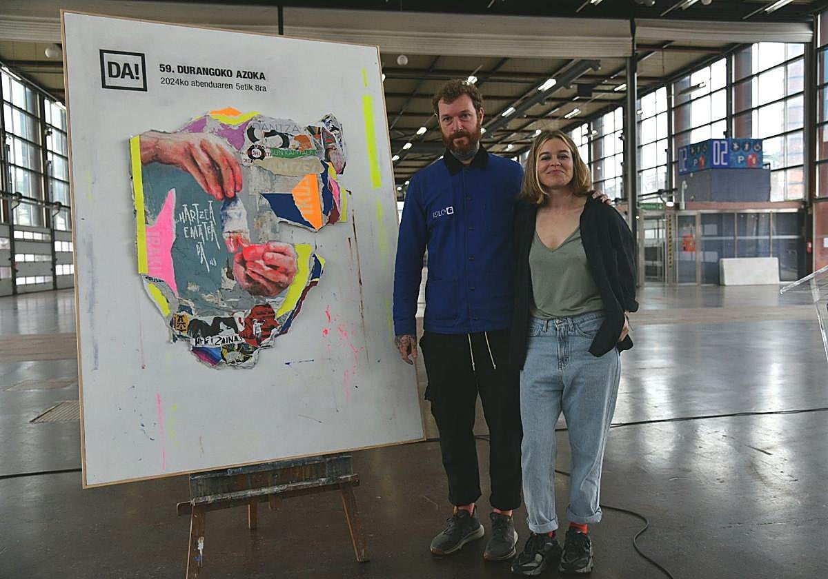 Balu eta Udatxo artistak, 59. Durangoko Azokarako sortu duten kartelarekin.