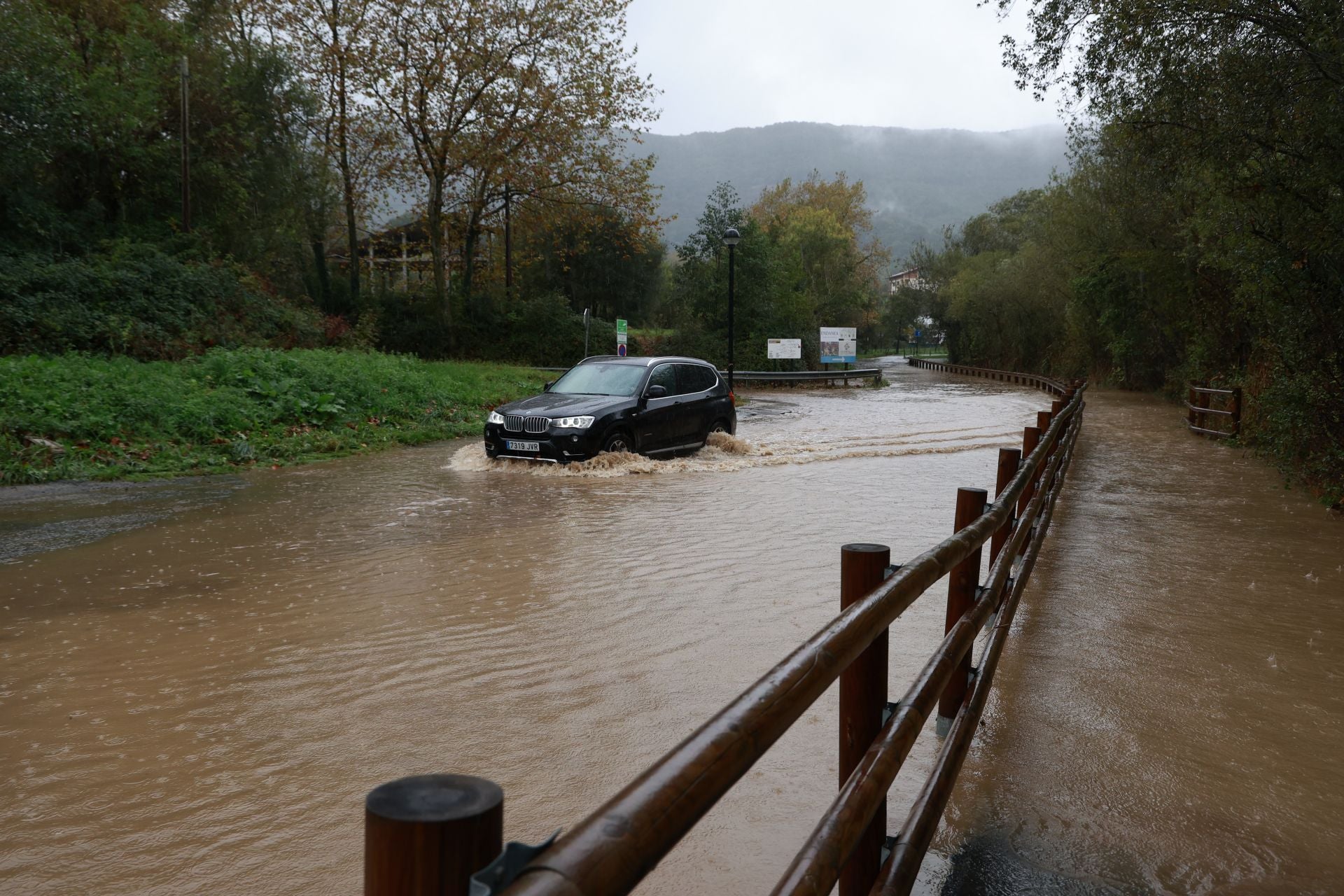 La lluvia hace estragos en el Bidasoa