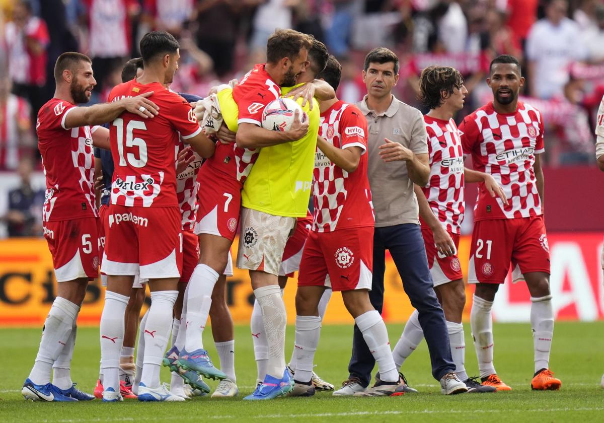 Los jugadores del Girona celebran su victoria ante el Athletic en el último partido de Liga.